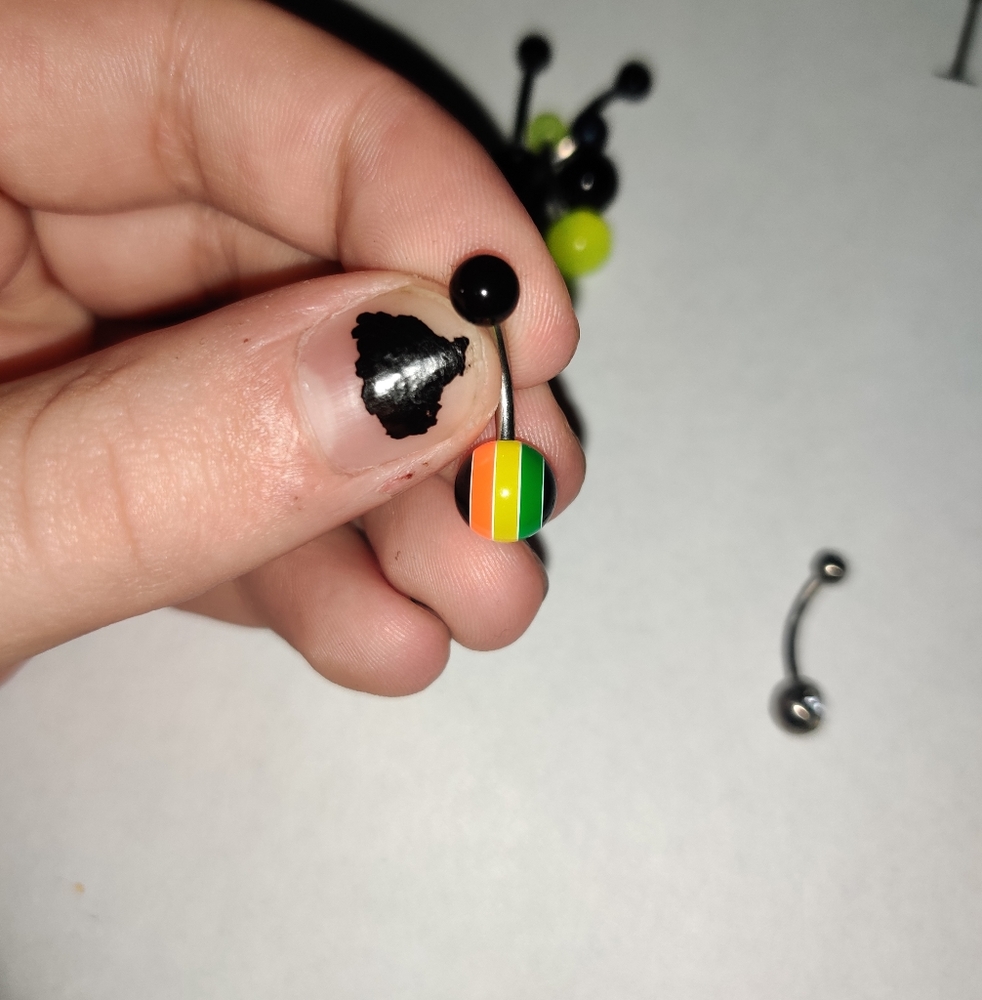 6 Bellybutton Rings - Picture 5 of 6
